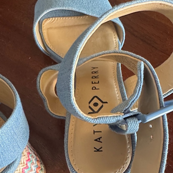 Katy Perry Blue Wedge Ankle Sandals Sz 6 - Picture 2 of 4